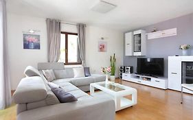 Holiday Home Mons Aureus