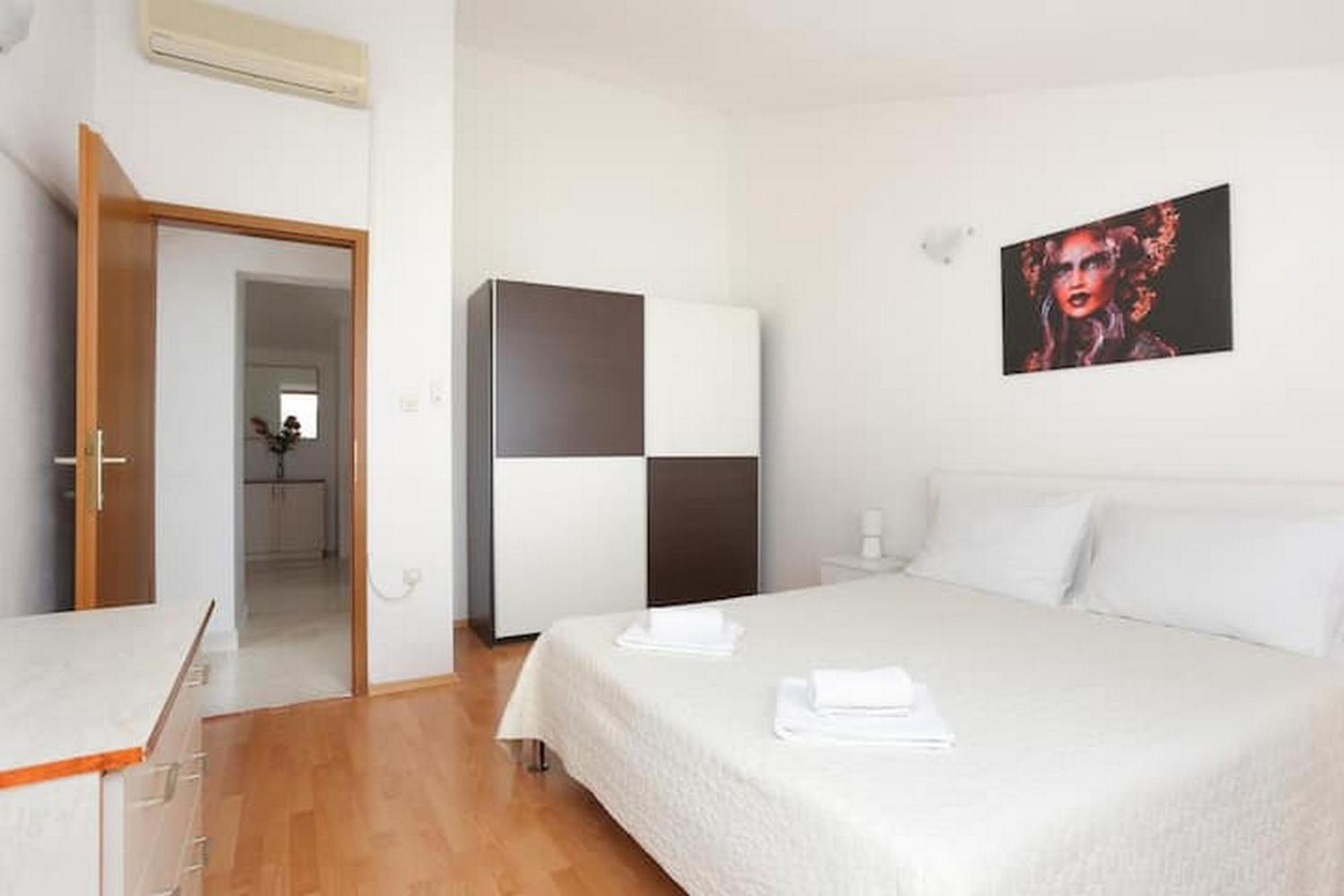 Holiday Home Mons Aureus Gornje Sitno Exterior photo