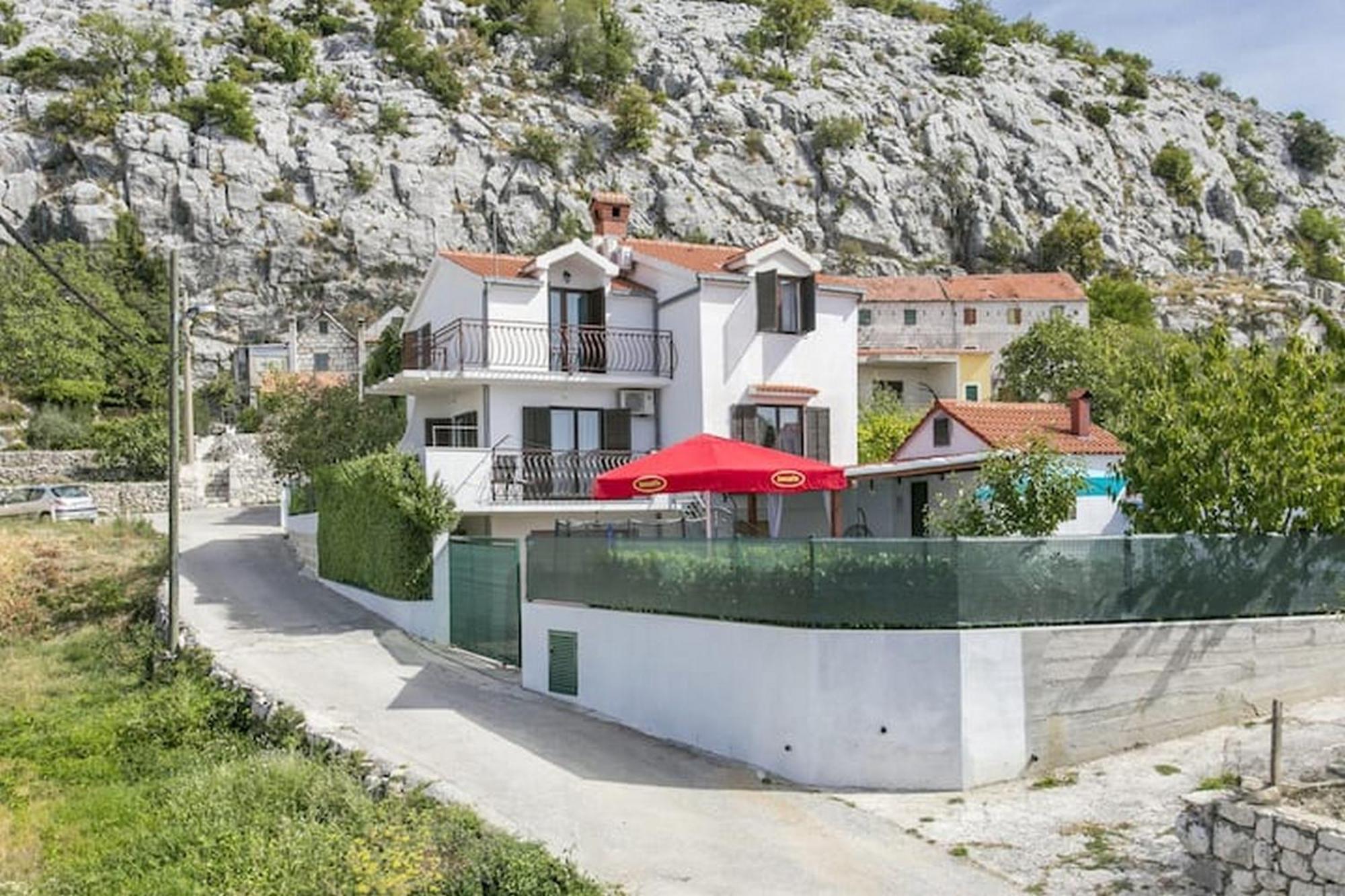 Holiday Home Mons Aureus Gornje Sitno Exterior photo