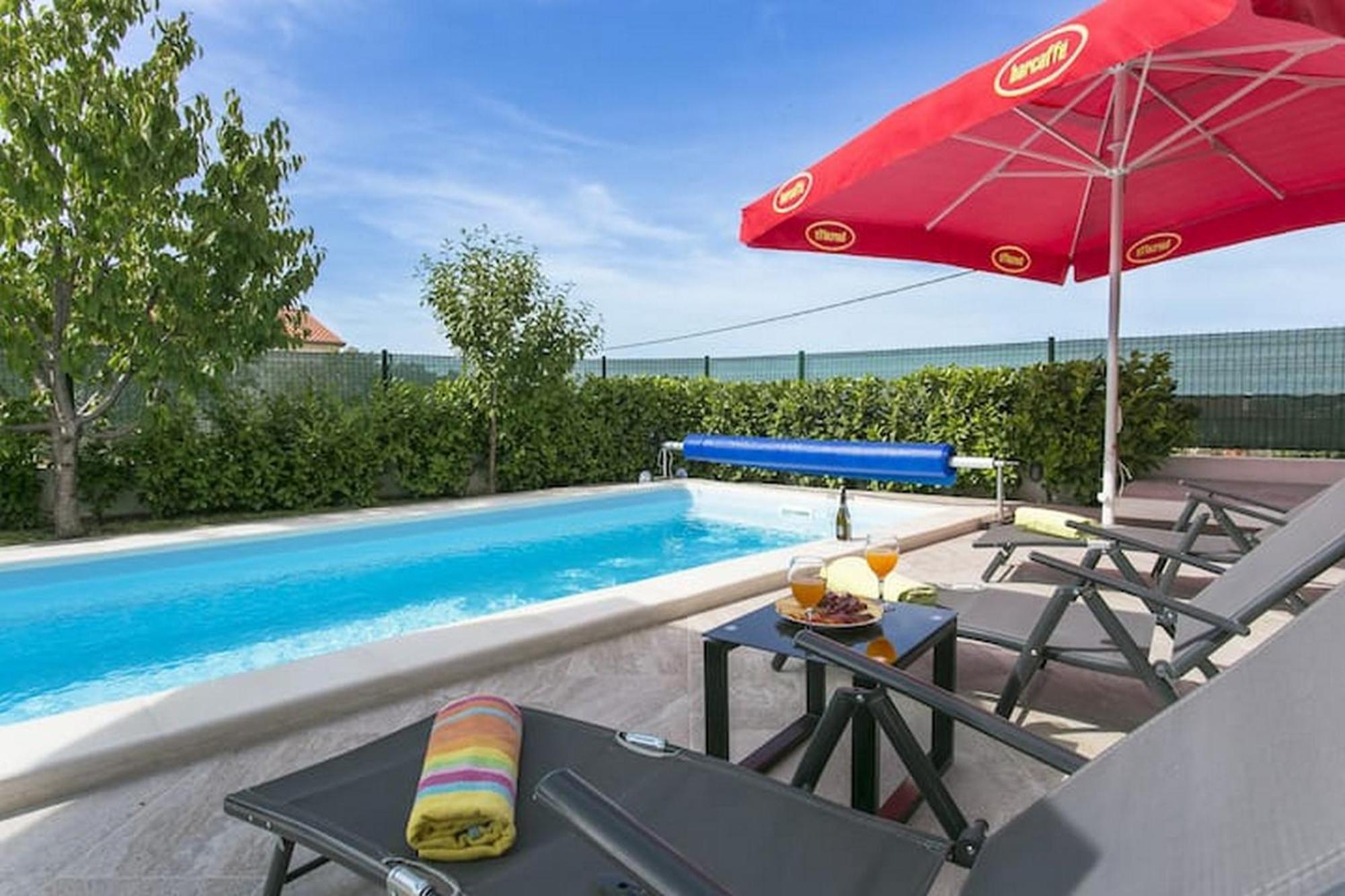 Holiday Home Mons Aureus Gornje Sitno Exterior photo