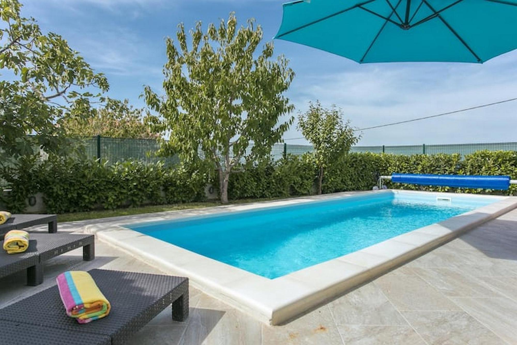Holiday Home Mons Aureus Gornje Sitno Exterior photo